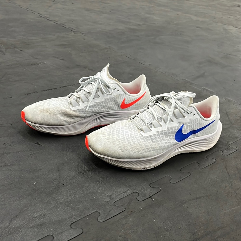 Nike zoom Pegasus running shoes 37